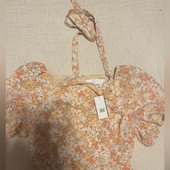 Astr Tie neck floral Midi Dress - Picture 3 of 3